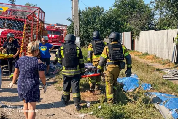 Росіяни обстріляли Печеніги: десятки загиблих і поранені 10 Росіяни обстріляли Печеніги: десятки загиблих і поранені 10