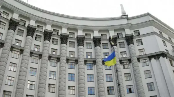 Кабмін продовжив термін легального перебування для іноземців та осіб без громадянства, які захищають Україну