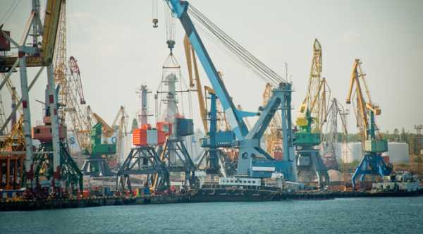 Україна посилює захист портів та цивільних суден від російських нападів. 9 Україна посилює захист портів та цивільних суден від російських нападів. 9