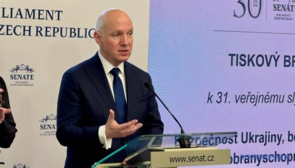 Сенатори Чехії вимагають пояснень щодо відсутності зустрічі міністрів оборони 1 Сенатори Чехії вимагають пояснень щодо відсутності зустрічі міністрів оборони 1