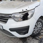Внаслідок російського обстрілу постраждав автомобіль Червоного Хреста. 11