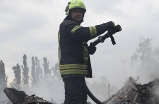 Київ в огні: пожежі та жертви після удару по двох районах 12