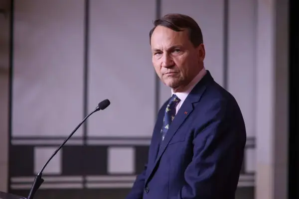 Сікорський пропонує “Європейський легіон” для зміцнення НАТО