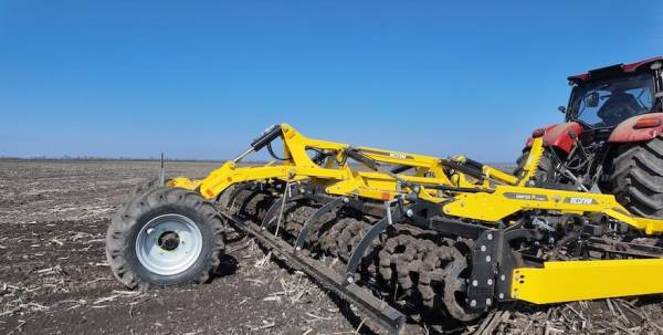 Фермер з Кіровоградщини оптимізував підготовку полів за допомогою інноваційної техніки 5