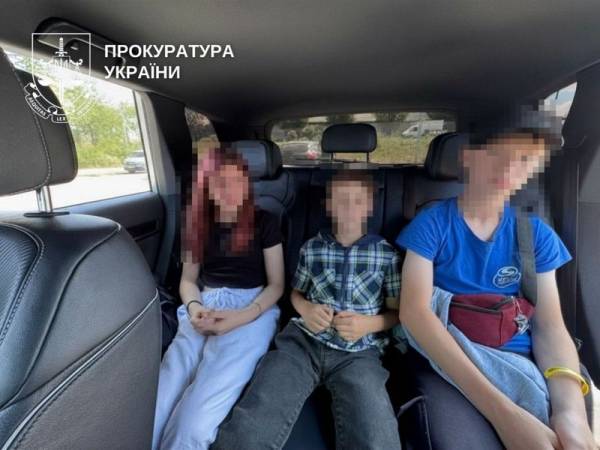 Продала дітей за 30 тисяч для жебрацтва під Лаврою: на Рівненщині жінку судять за торгівлю людьми й наркотики 4 Продала дітей за 30 тисяч для жебрацтва під Лаврою: на Рівненщині жінку судять за торгівлю людьми й наркотики 4