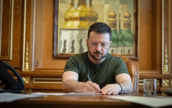 Володимир Зеленський відкликав українських посланців із Брунею, Киргизстану, Таджикистану, Австрії&hellip;