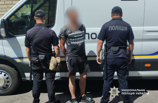 В Одеській області військового підозрюють у хуліганстві: він кинув гранату в бік підлітків біля освітнього закладу 2