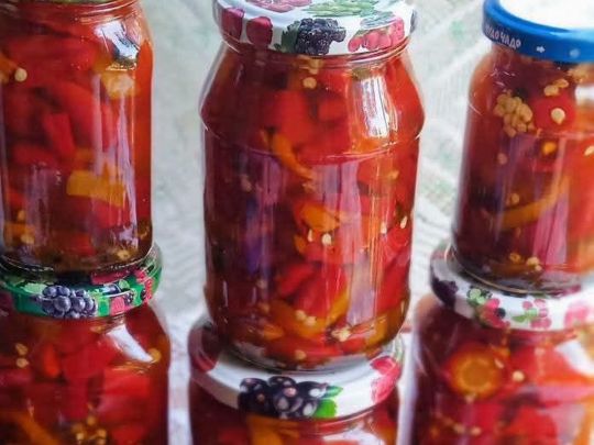Маринований гострий перець: пікантний сезонний делікатес