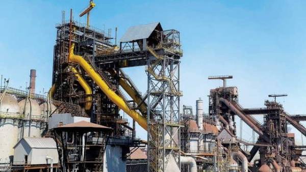 Запоріжсталь" працює на межі можливостей через обстріли, повідомив СЕО 4