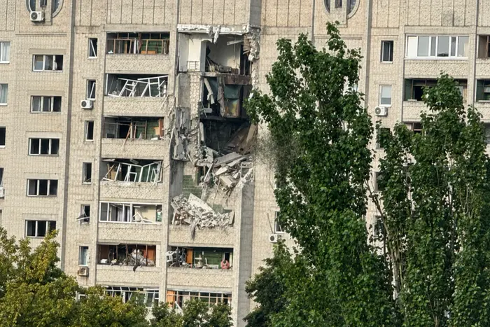 Росіяни ударили по багатоповерхівках Харкова: є загиблі