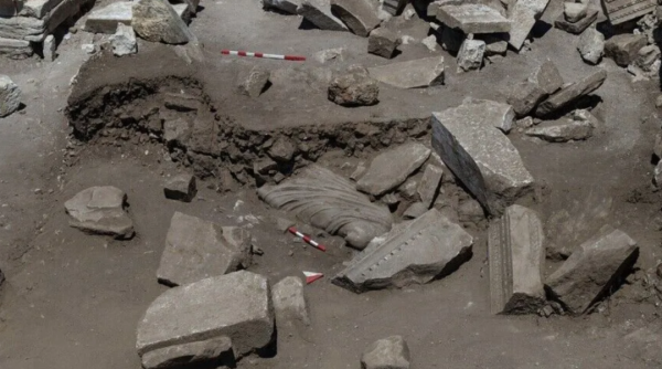 У Туреччині знайшли 1800-річну мармурову статую бога медицини 14