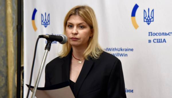 Президент звільнив Стефанішину з посади посла України у США