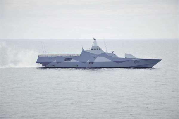 Росія перекидає кораблі в Балтійське море