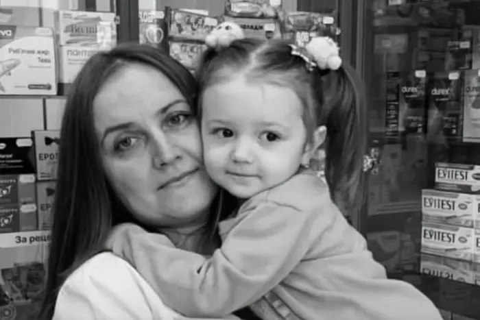 У Чернігові через атаку РФ загинула мати з чотирирічною донькою: що про них відомо