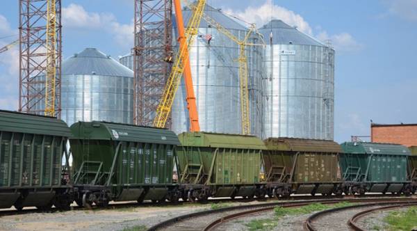 Молдова відкрила коридор для українського зерна попри протести фермерів