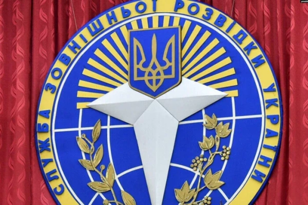 Відеозапис, що поширюється в інтернеті, на якому чоловік, у конфлікті з правоохоронцями, ідентифікує себе як представника Служби зовнішньої розвідки, не відповідає фактам – повідомляє служба зовнішньої розвідки.