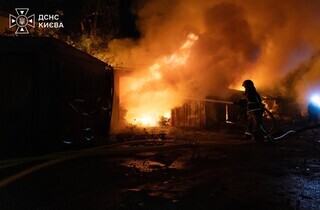 Київ в огні: пожежі та жертви після удару по двох районах 19