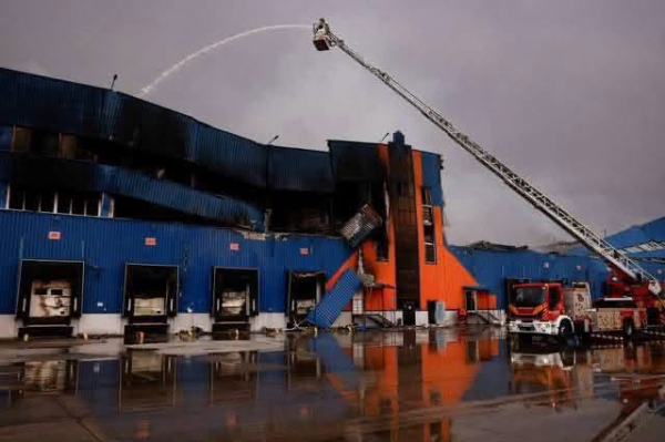 Російські війська знищили українські об'єкти. Йдеться про магазини "Епіцентр", магазини непродовольчих товарів, а також інтернет-магазин Rozetka, які розташовувалися неподалік Києва. До цього, напередодні, були уражені підприємства "Біосфера", "Ласунка" та виробничий комплекс Millennium, розташовані у місті Дніпро. 4