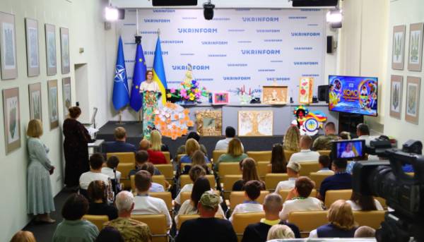 Київ презентував мистецький проєкт «Коло незламних» 12