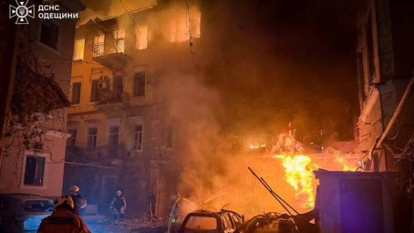 Зеленський: Росія застосувала 61 ракету, 1560 дронів та 1540 авіабомб за тиждень