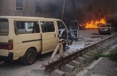 Росія знищила сортувальне депо "Укрпошти" на Дніпропетровщині, загинули дві жінки 8