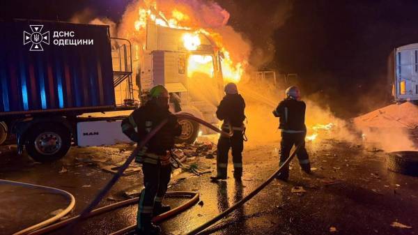 Росіяни атакували зерновози на Одещині: є загиблі та поранені