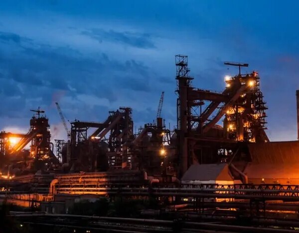 Запоріжсталь” зупинив роботу через російський обстріл