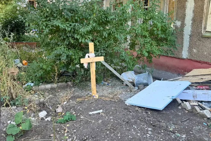 Поховання на подвір'ях: Дружківка готується до наступу ворога 10