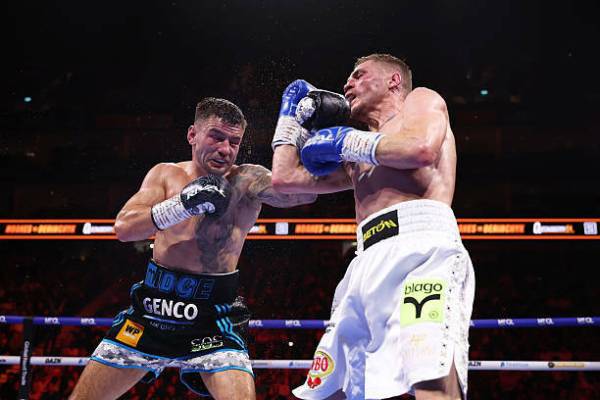 Берінчик втратив пояс чемпіона світу у бою з британцем Ноуксом 15