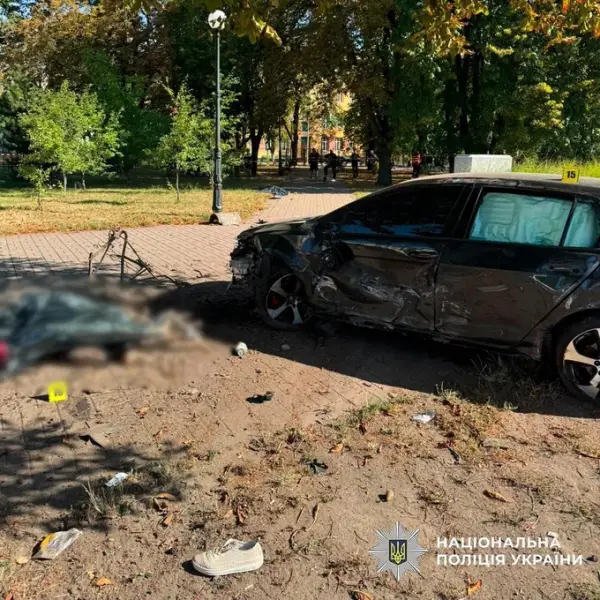 На Чоколівському бульварі авто врізалося в маршрутку, спричинивши людські жертви 6