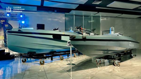 Україна представила найбільший морський дрон Magura MV11 8