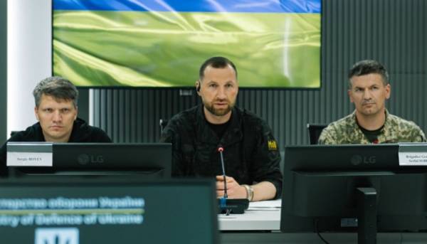 ППО, авіація та виробництво дронів: Хмара зустрівся з міністром оборони Британії