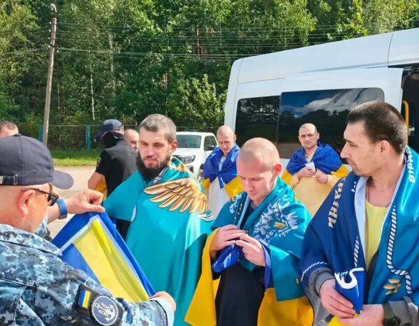 СБУ оприлюднила кадри обміну військовополоненими