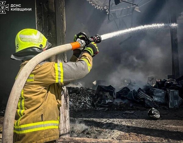 Київщина: російський удар спричинив руйнування