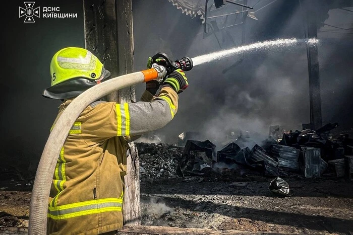 Російський удар спричинив руйнування на Київщині (оновлено)