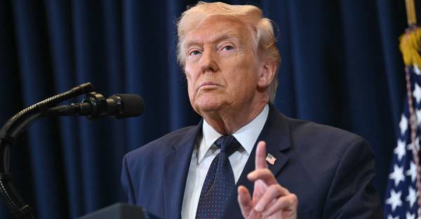Трамп просить Верховний Суд дозволити добудувати бальну залу Білого дому