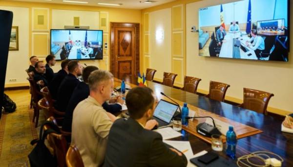 Калашник і молдовський колега шукають шляхи для альтернативних логістичних маршрутів