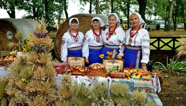 Фестиваль обрядових хлібів на Вінниччині об'єднав народні традиції 10