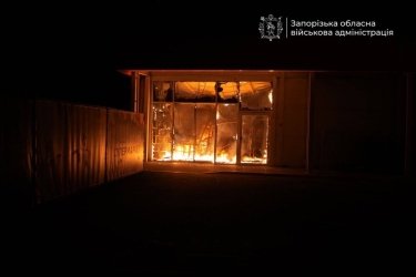 Російський удар по "Епіцентру" в Запоріжжі: десятки загиблих та поранених 12