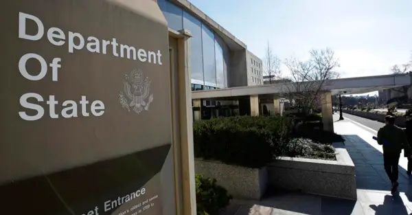 Держдеп США застерігає американців від поїздок в Україну 4