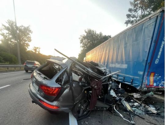 На трасі під Києвом сталася смертельна ДТП: поліція розкрила деталі (фото)