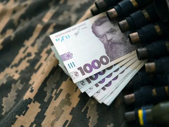 Працівник СБУ та спільник у Києві організували схеми з бронювання, легалізації та прослуховування