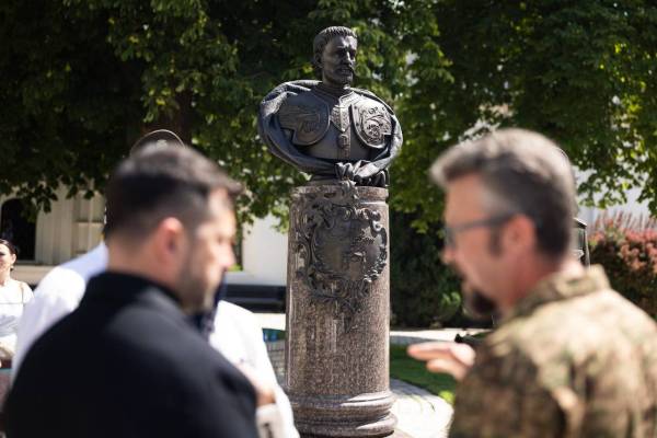 Президент увічнив Гетьмана Мазепу памʼятником у Києві