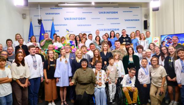 Київ презентував мистецький проєкт «Коло незламних» 4