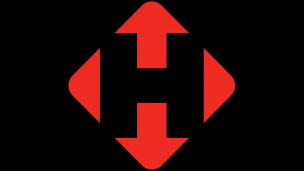 Нічна ворожа атака спричинила знищення сортувального центру “Нової пошти” у Києві, внаслідок чого троє людей загинули, ще 8 отримали поранення.