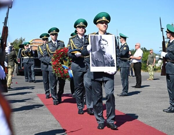 Україна возз’єдналася з прахом полковника Євгена Коновальця
