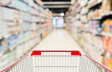 Київські супермаркети відчувають дефіцит товарів через удари по складах: коли чекати наповнення полиць