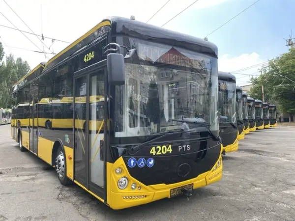 Київ отримав вісім нових тролейбусів, але рух не прискорився