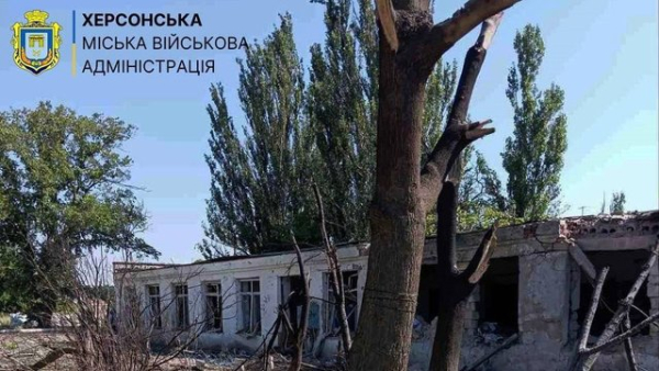 Росіяни скинули авіабомби на Зеленівку, пошкоджено соціальні об’єкти – Херсонська&hellip;