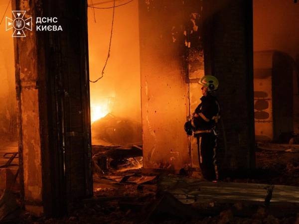 Удар по Київщині: палають резервуари, є жертви серед дітей 8